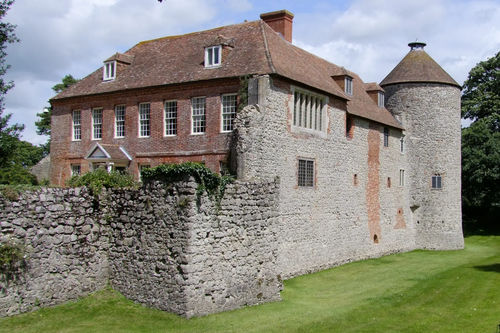 Westenhanger Castle (photo by Ian Knox [CC BY-SA 2.0 (https://creativecommons.org/licenses/by-sa/2.0)])