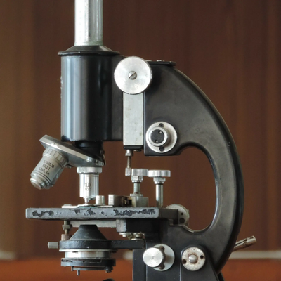 Microscope