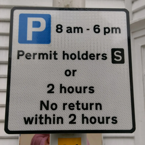 Controlled Parking (CPZ) Sign in Sandgate - 2 hours free parking