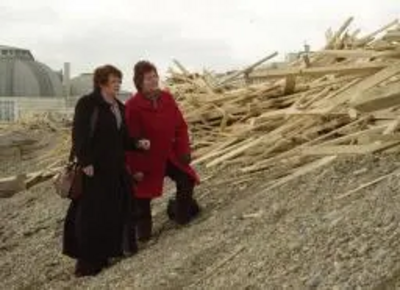 Sharon Bowles MEP with Hazel Thorpe, inspecting the timber that has washed up on Worthing's beach