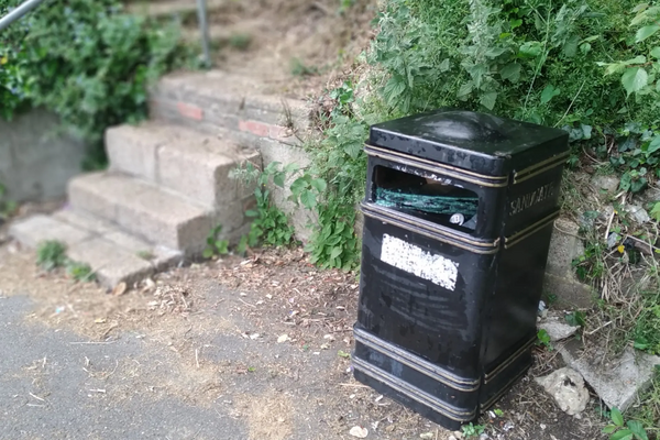 Cleaned up / tidy waste bin