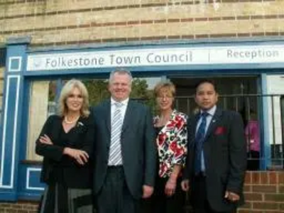 Joanna Lumley, Peter Carroll, Lynne Beaumont and dhan Gurung outside Folkestone Town Council offices