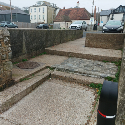 Castle Road Car Park to seafront stepped access