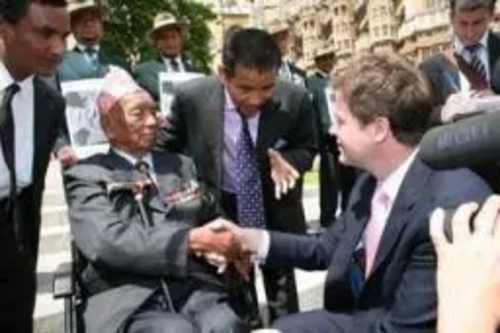 Folkestone Councillor Dhan Gurung introduces Tul Bahadur Pun to Lib Dem leader Nick Clegg [Photo: Alex Folkes - www.fishnik.com]