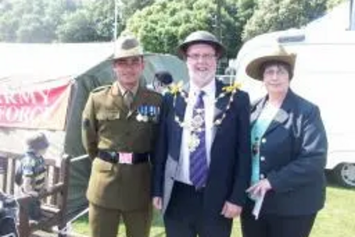 Folkestone Mayor and Mayoress with soldier