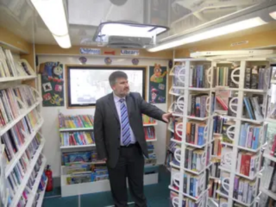 Mayor Dave Hodgson in the Bedford Borough Mobile Library