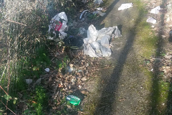 Rubbish on footpath